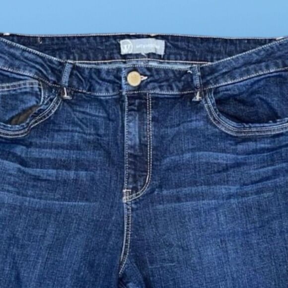 Plus Size Bedazzled Cropped Wit & Widsom Frayed Cuffed Jeans Size 34x26 #114 - Picture 2 of 6